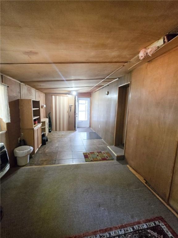 Image 2: Entrance with large closet