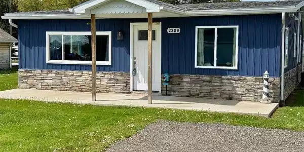 2389 Lakeside Drive