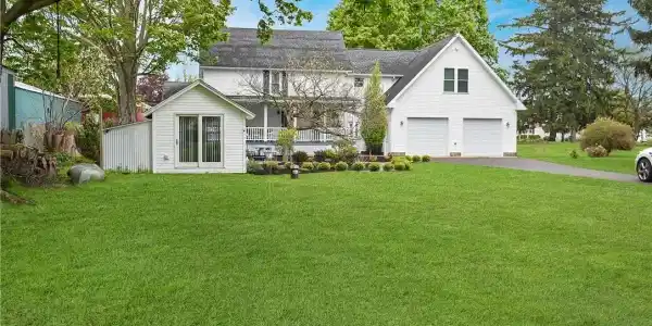 Image 2: Versatile front yard offers endless possibilities