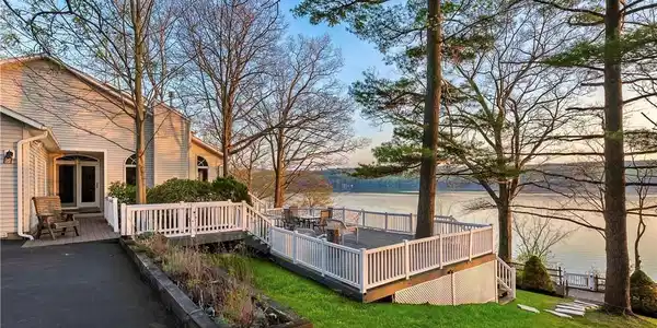 1543 Red Tail Lane