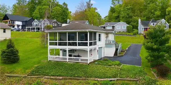 120 Chautauqua Escapes