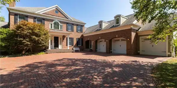5 Kane Avenue