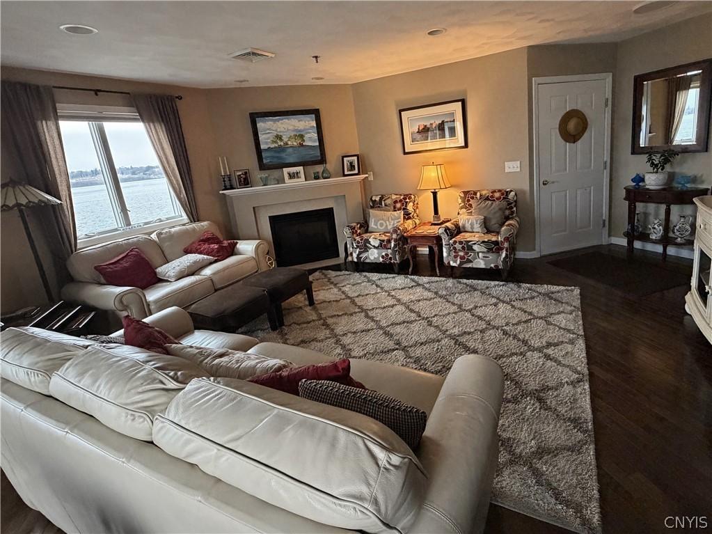 Image 4: Maple Hardwood Flooring