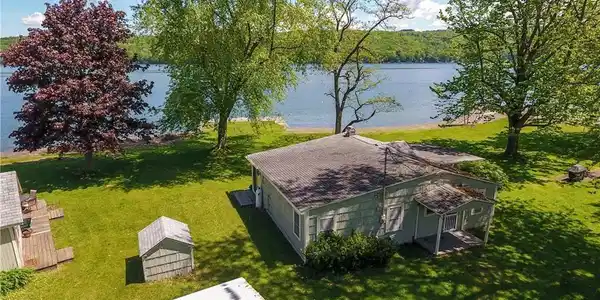 6448 Appletree Point Road
