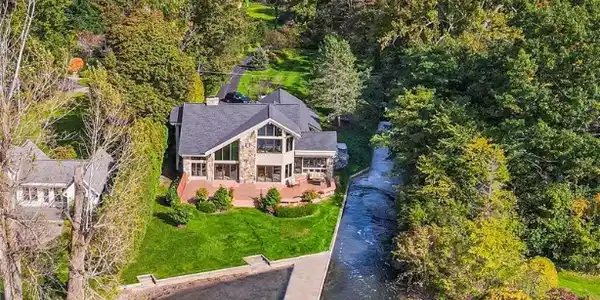 3167 E Lake Road