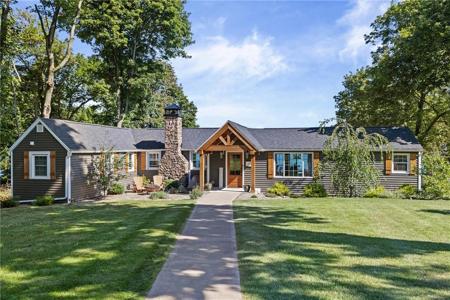 105 Lake Road