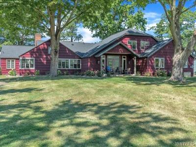 436 Lake Shore Drive W