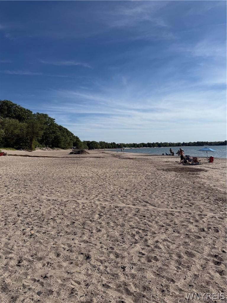 Image 4: Big beautiful beach area