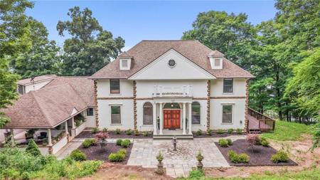 1510 E Shore Drive