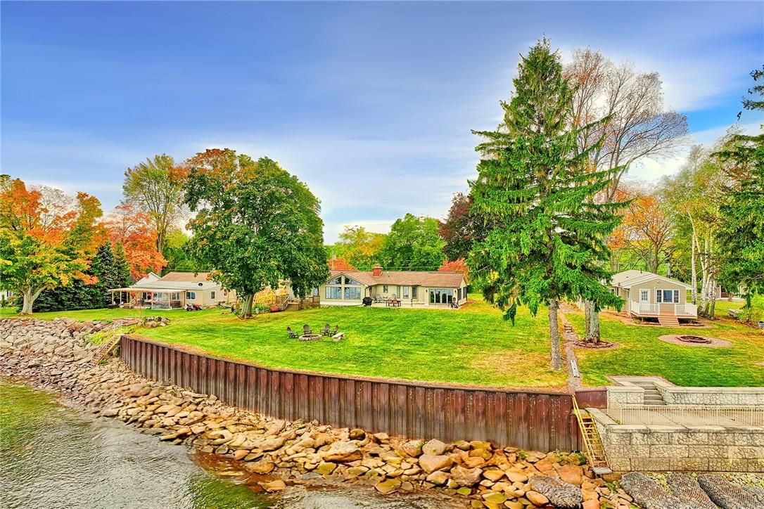 Image 1: 150' of Lake Ontario Frontage with Steel seawall!
