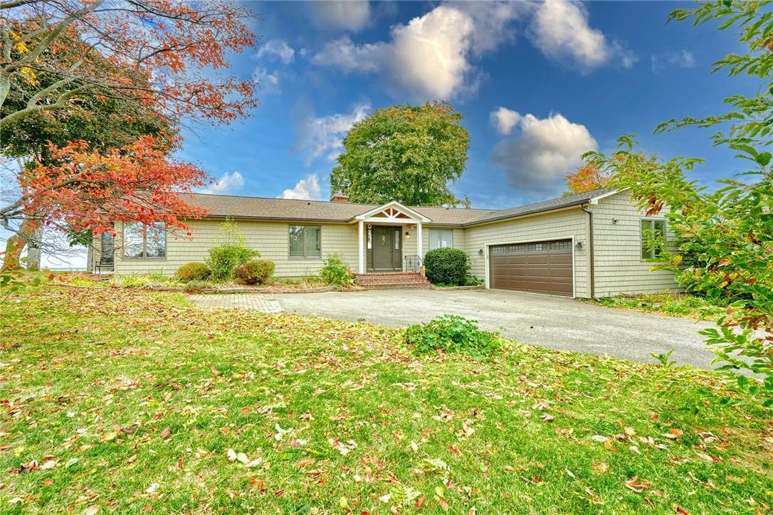 Image 4: Impressive 2000+ square foot ranch- TRUE one floor