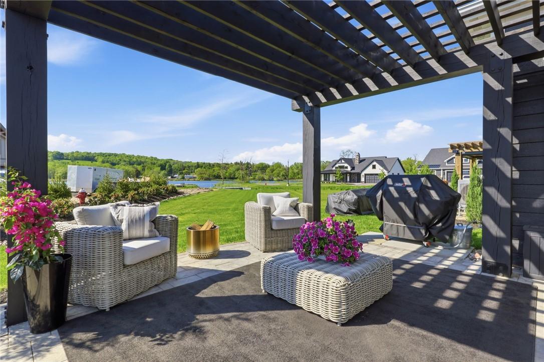 Image 2: Perfectly situated for Lake views and Sunsets