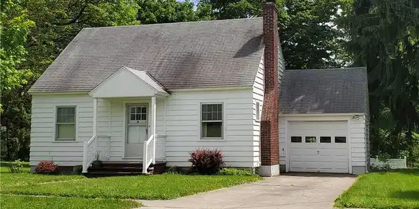 10 E Austin Street