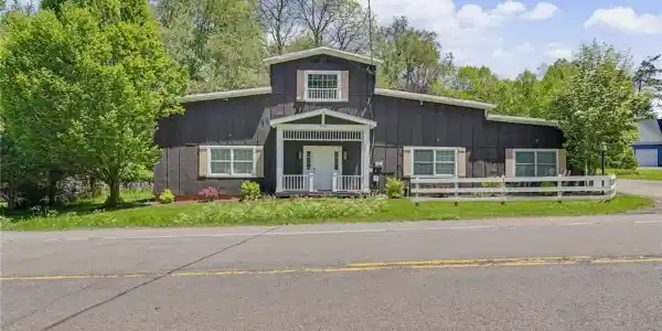 4994 W Lake Road