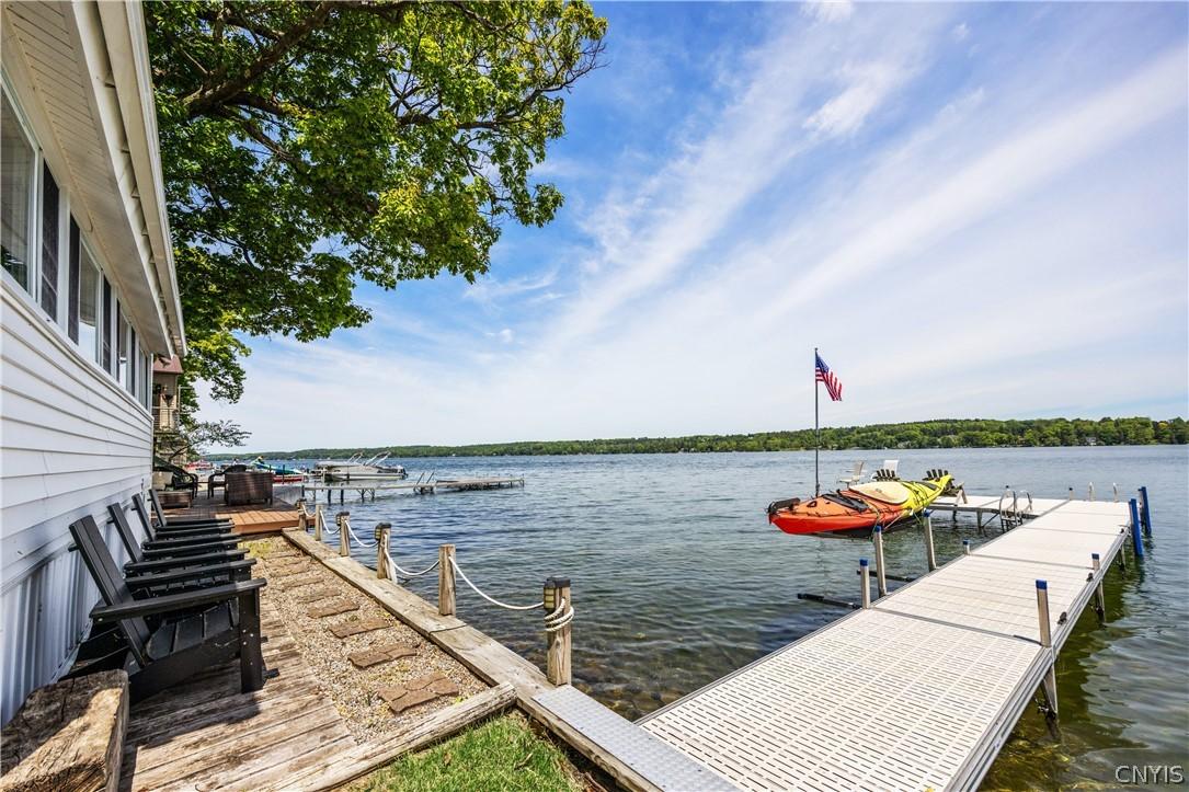 Image 4: with an beautiful dock for and swimming area