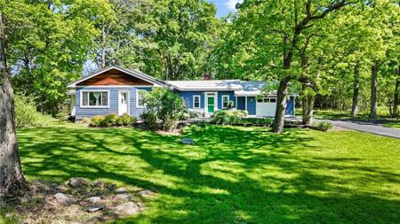 8 Oakcrest Road