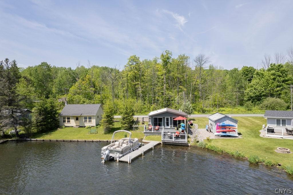 Image 1: Turnkey lakeside retreat on beautiful Tuscarora La