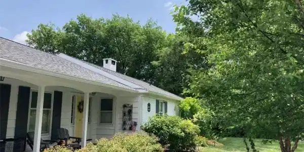 2886 W Lake Road