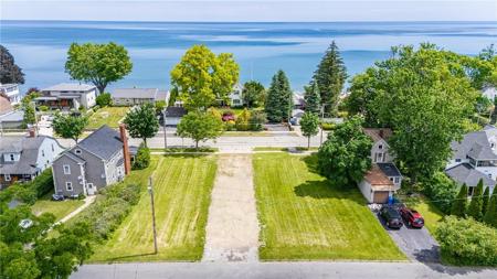 425 Beach Avenue