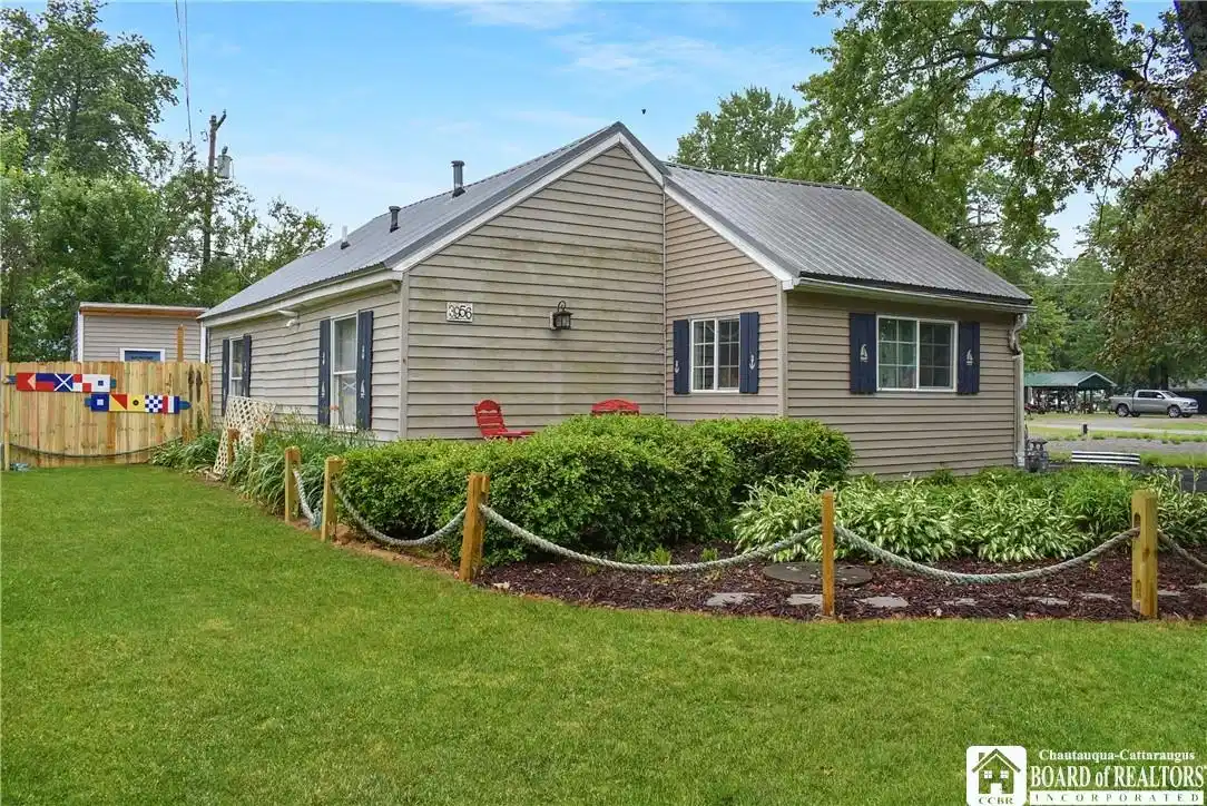 Image 1: year round bemus Cottage