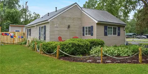 3956 S Harold