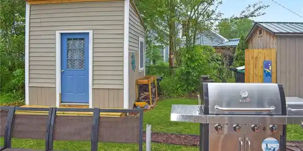 Image 4: Insulated Shed  with electric