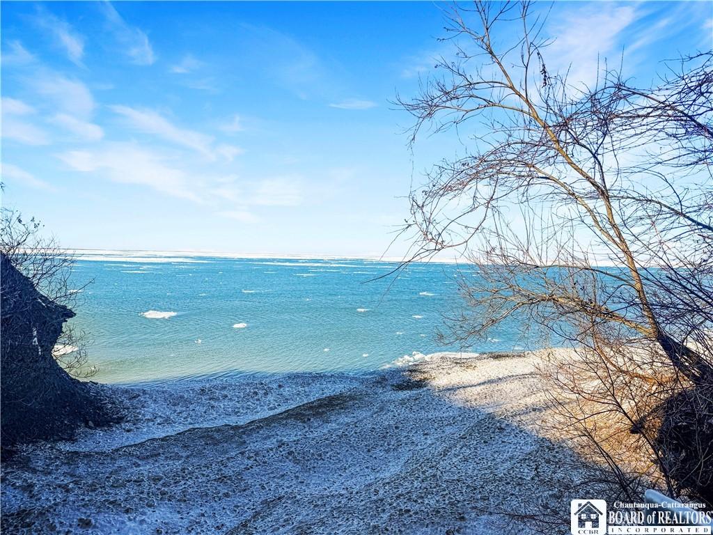Image 3: Shorehaven Beach in the winter