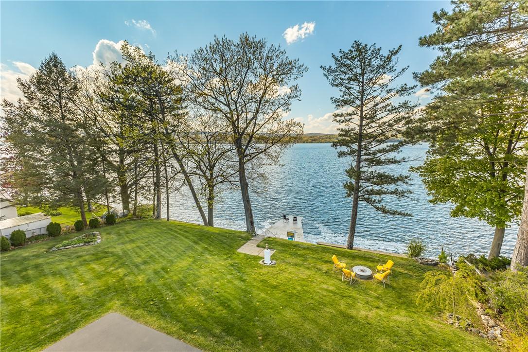 Image 2: SPECTACULAR 115' LAKE LEVEL WATERFRONT