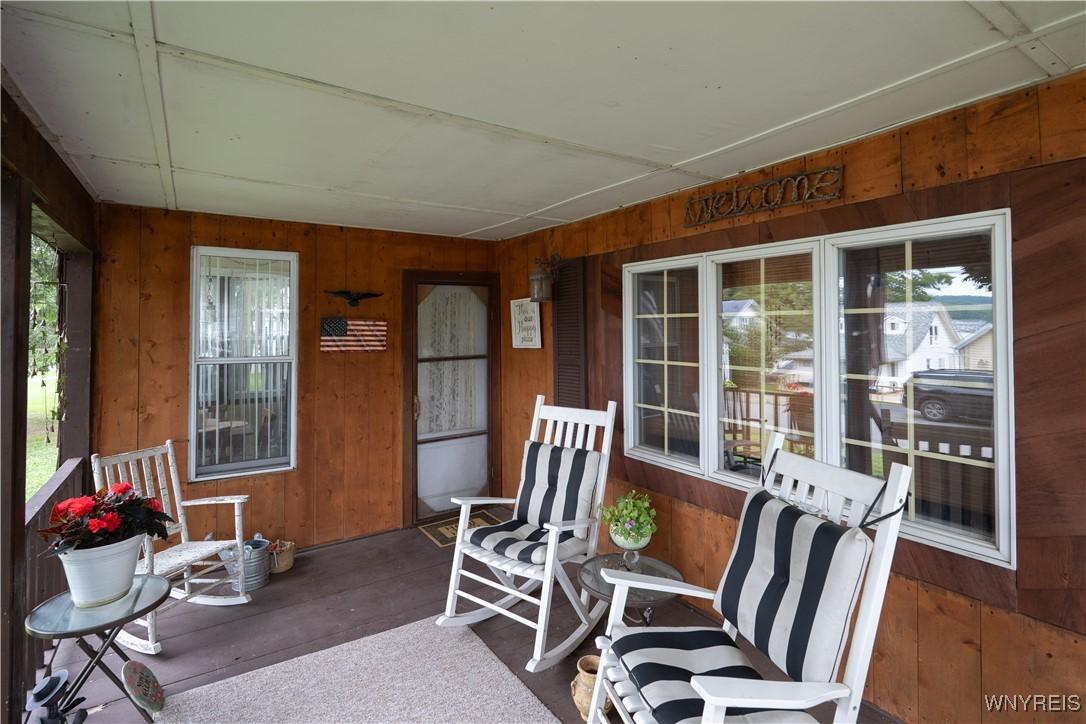Image 2: Enclosed Porch