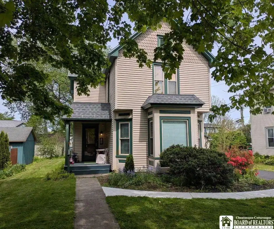 Image 1: Welcome to 33 Maple!