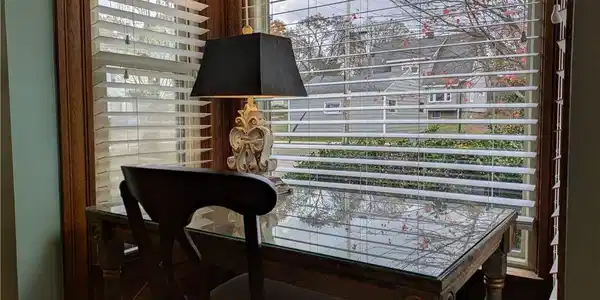 Image 4: Office nook in the living room is a great place to