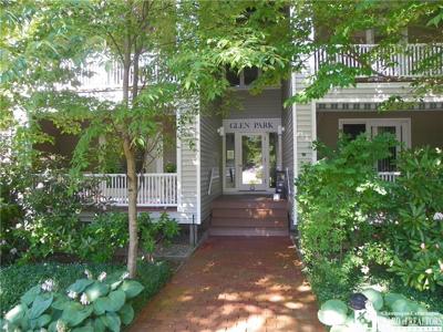 8 Morris Avenue