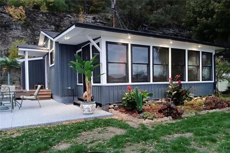 4594 Green Point Road