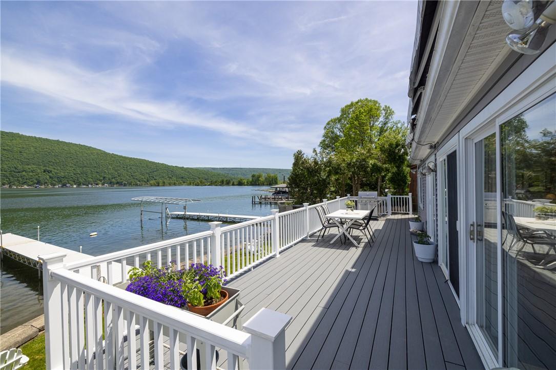Image 4: Adorable Designer Nantucket-style lake with expans