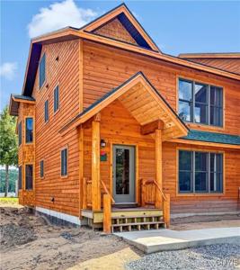 63 Rocky Point Circle