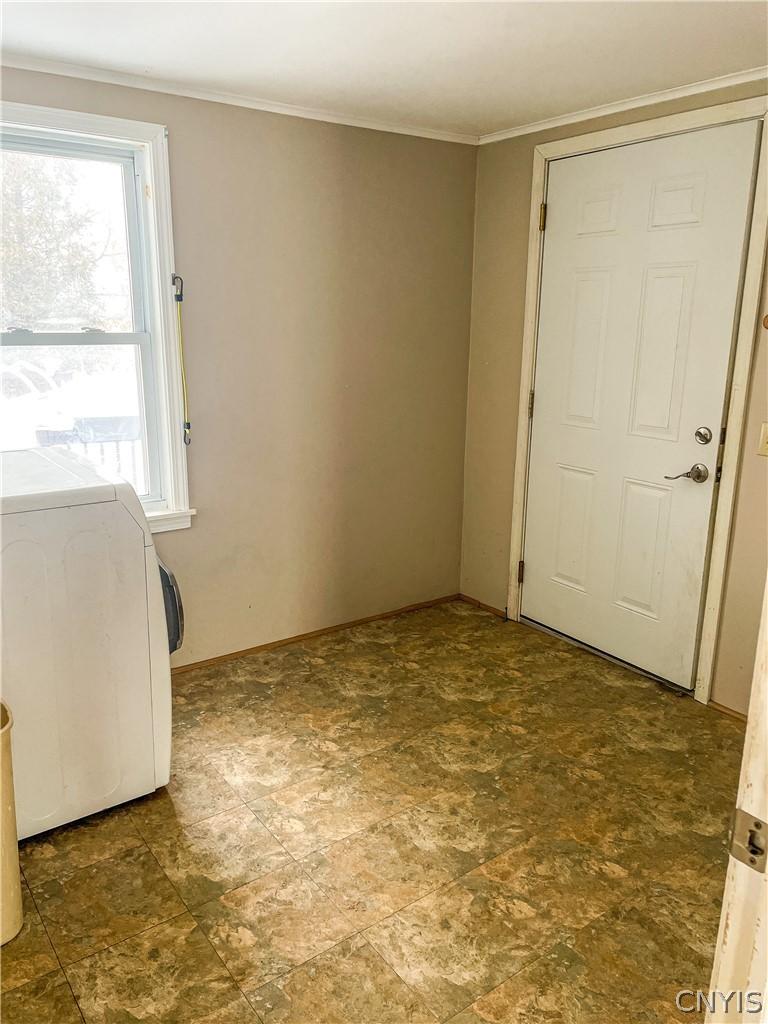 Image 3: Laundry