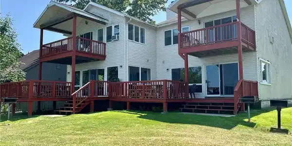 4438 W Lake Rd