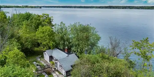 2900 W Lake Road