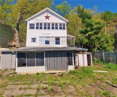 10524 W Lake Road