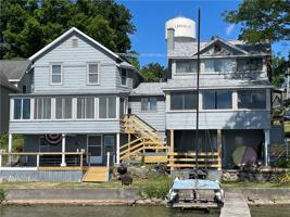 3749 Cluny Pt