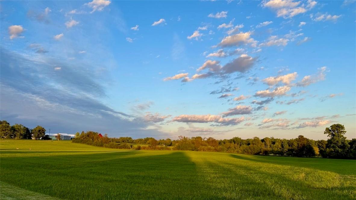 Image 3: Looking to the southeast from the property.