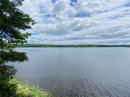 20 Patrick Dr Woodland Drive/Prvt