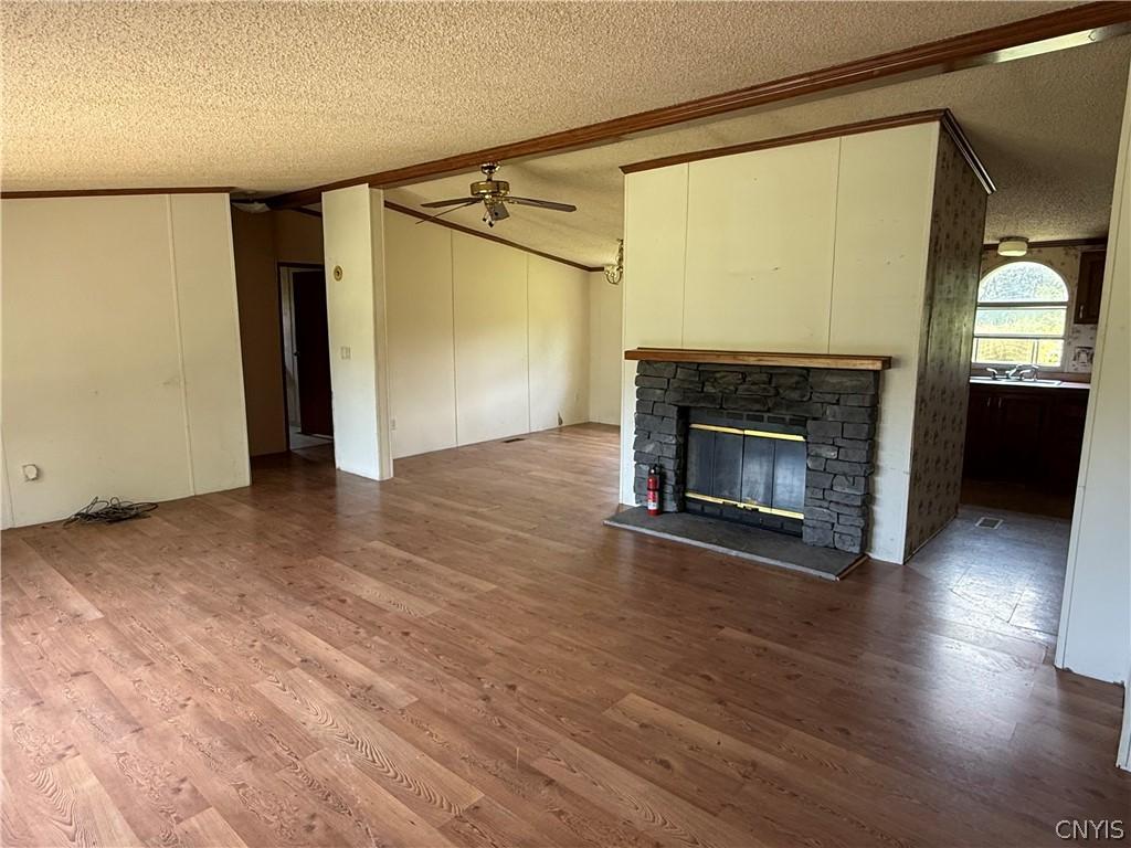 Image 1: Entryway into living room