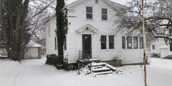 17 W Austin Street