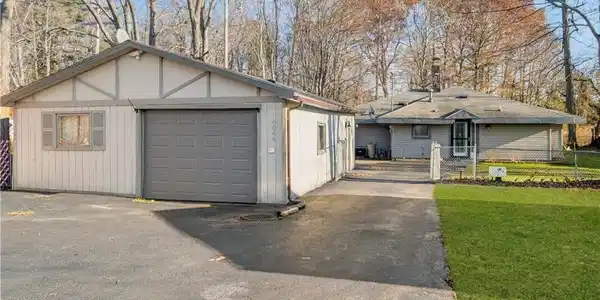 6044 Mill Road