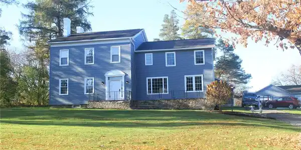 2949 W Lake Road