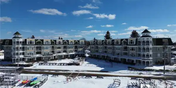 50 Lakeside Drive