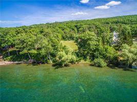 894 South Lake Road