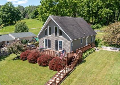 4366 W Lake Road