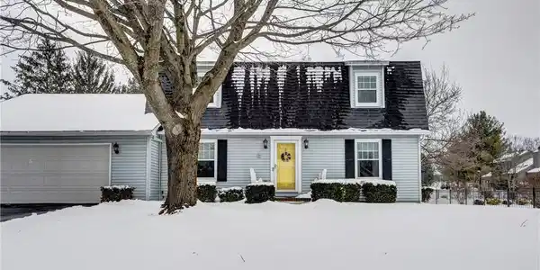 6 Hawthorne Woods Court